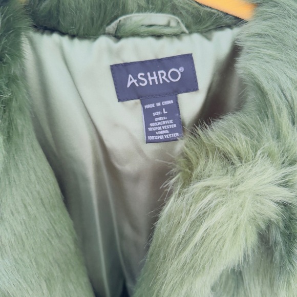 Ashton Green Fur Coat - Picture 2 of 8